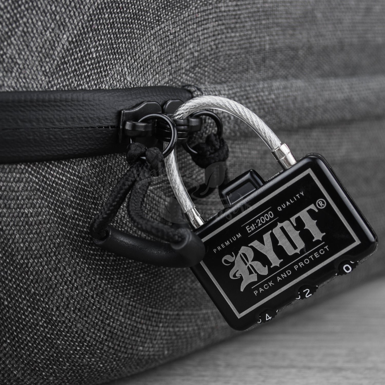 Ryot 35cm Axe Pack W/ SmellSafe Technology