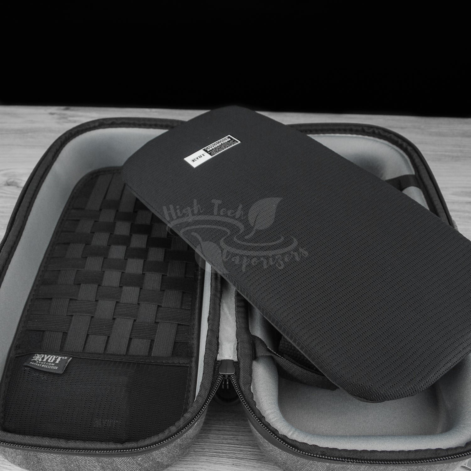 Ryot 35cm Axe Pack W/ SmellSafe Technology