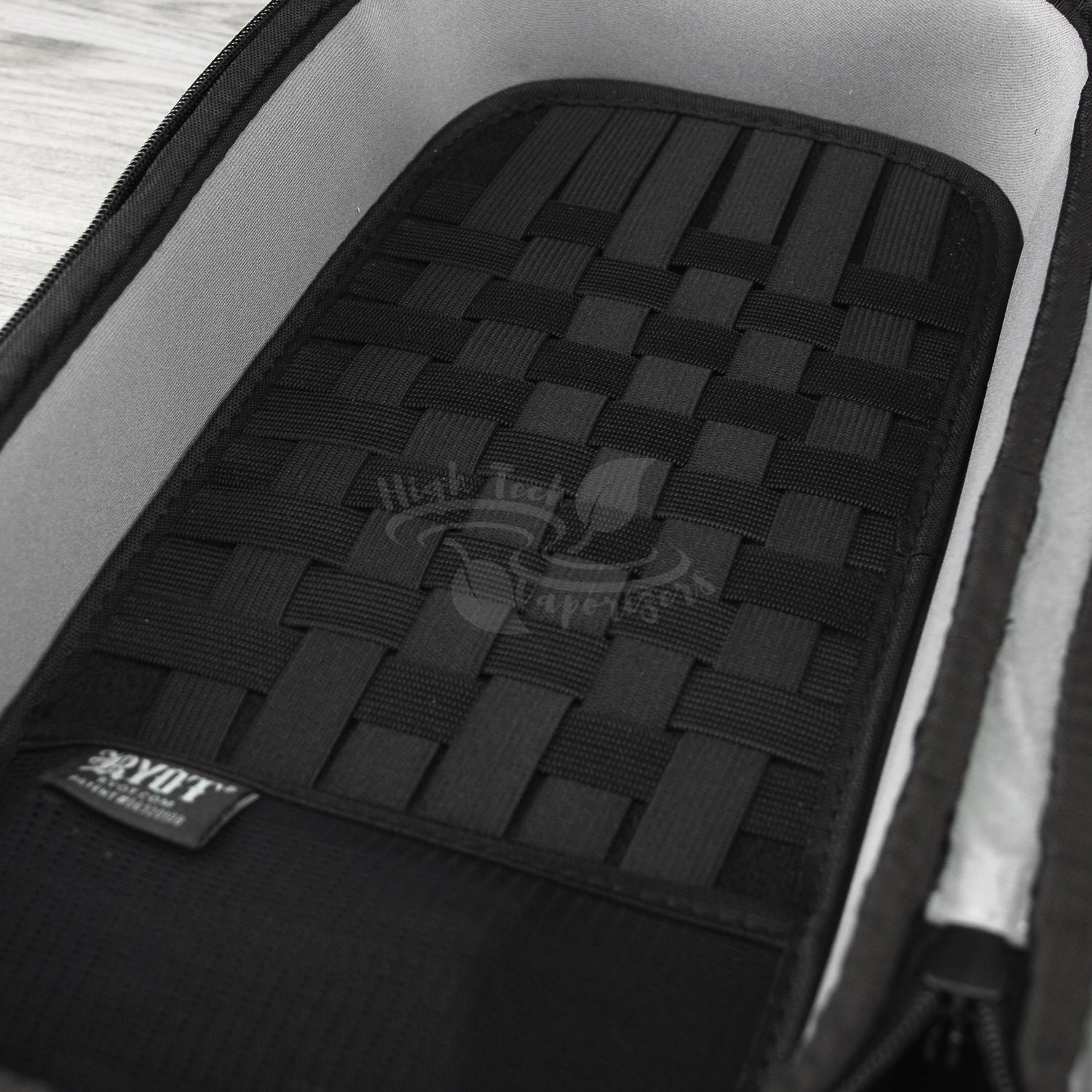 Ryot 35cm Axe Pack W/ SmellSafe Technology