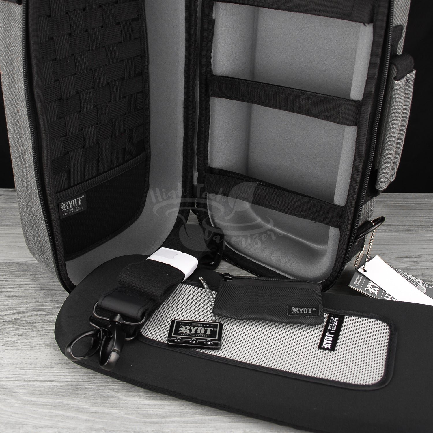 Ryot 35cm Axe Pack W/ SmellSafe Technology