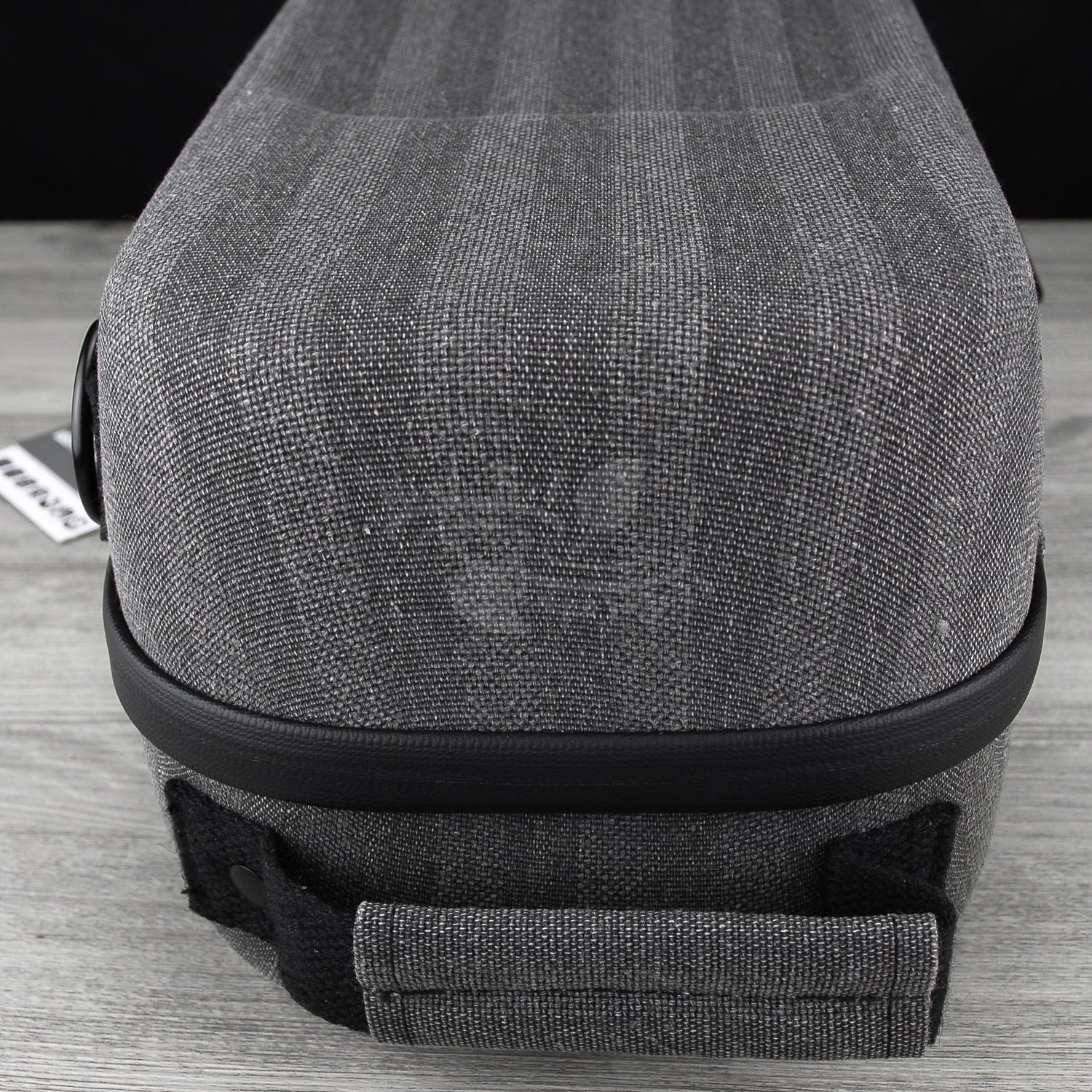Ryot 35cm Axe Pack W/ SmellSafe Technology